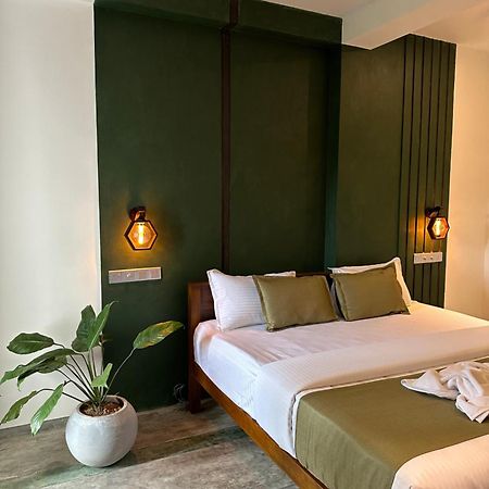 Hotel Ami Mirissa Extérieur photo