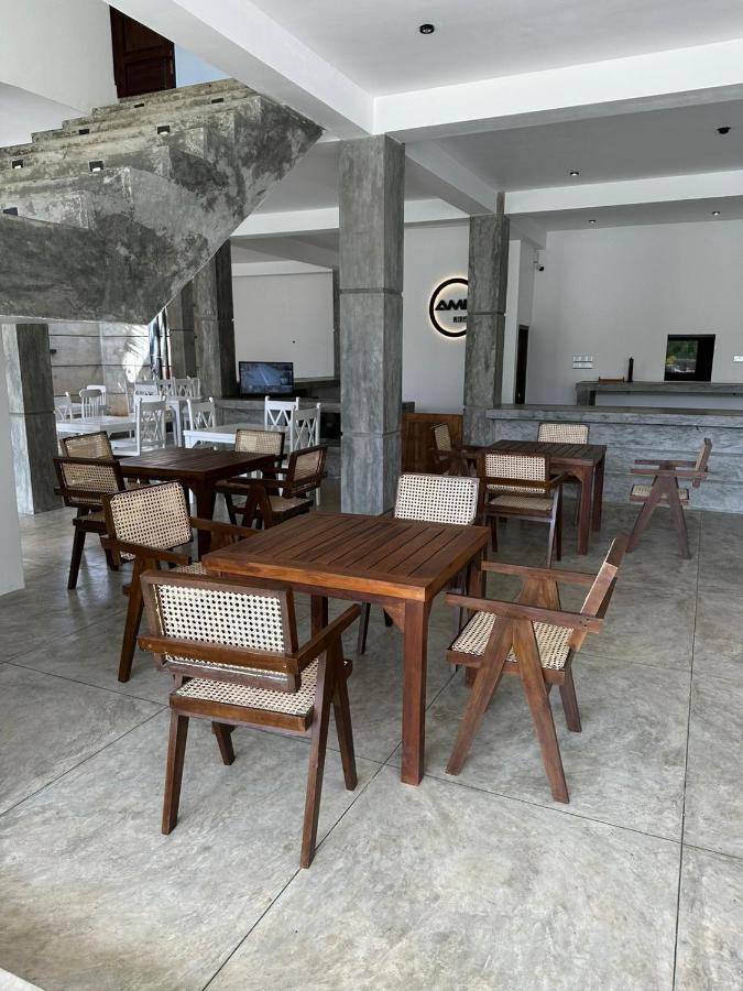 Hotel Ami Mirissa Extérieur photo