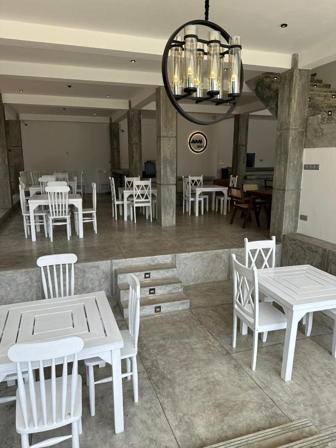 Hotel Ami Mirissa Extérieur photo