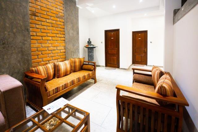 Hotel Ami Mirissa Extérieur photo