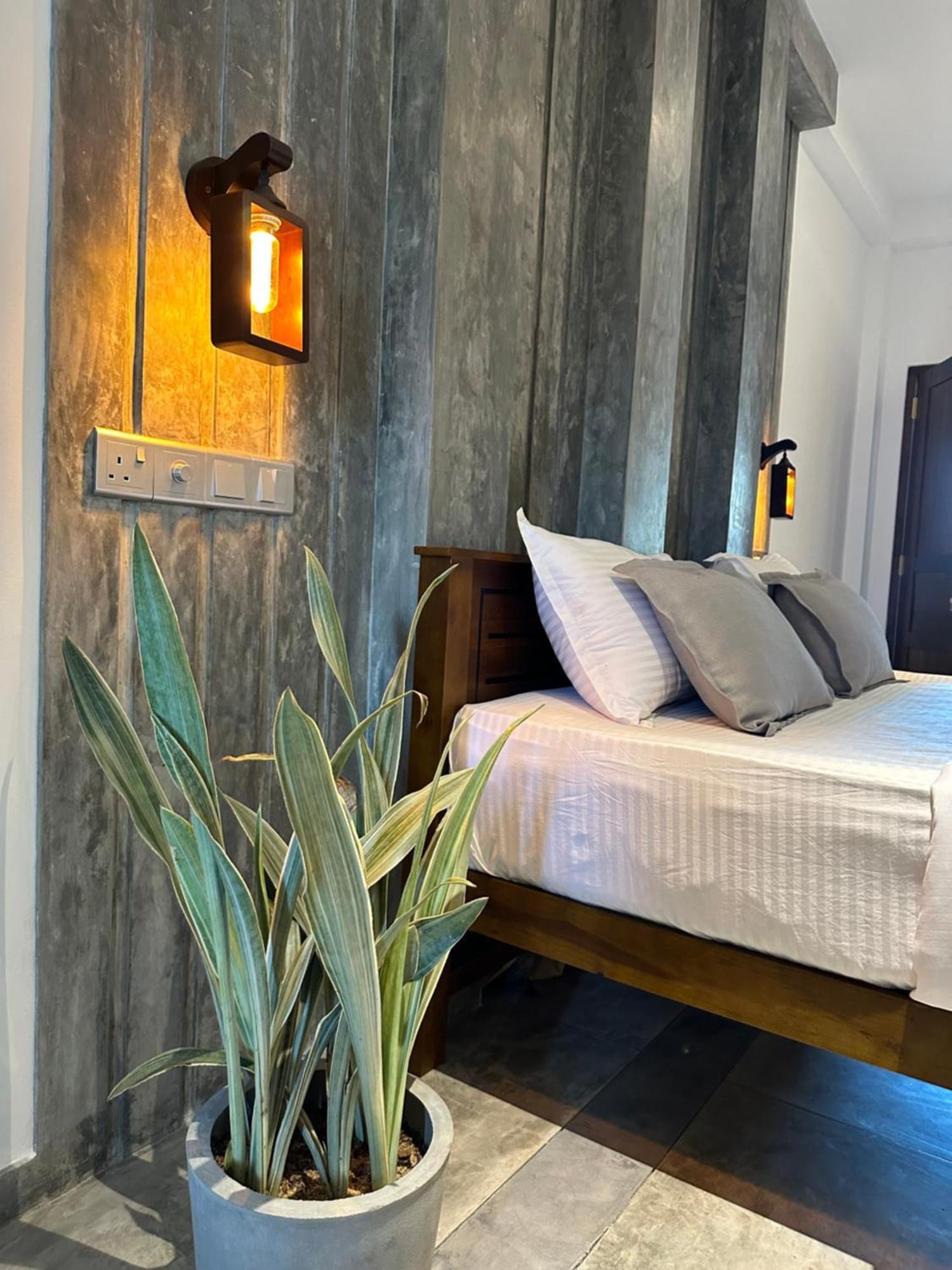 Hotel Ami Mirissa Extérieur photo