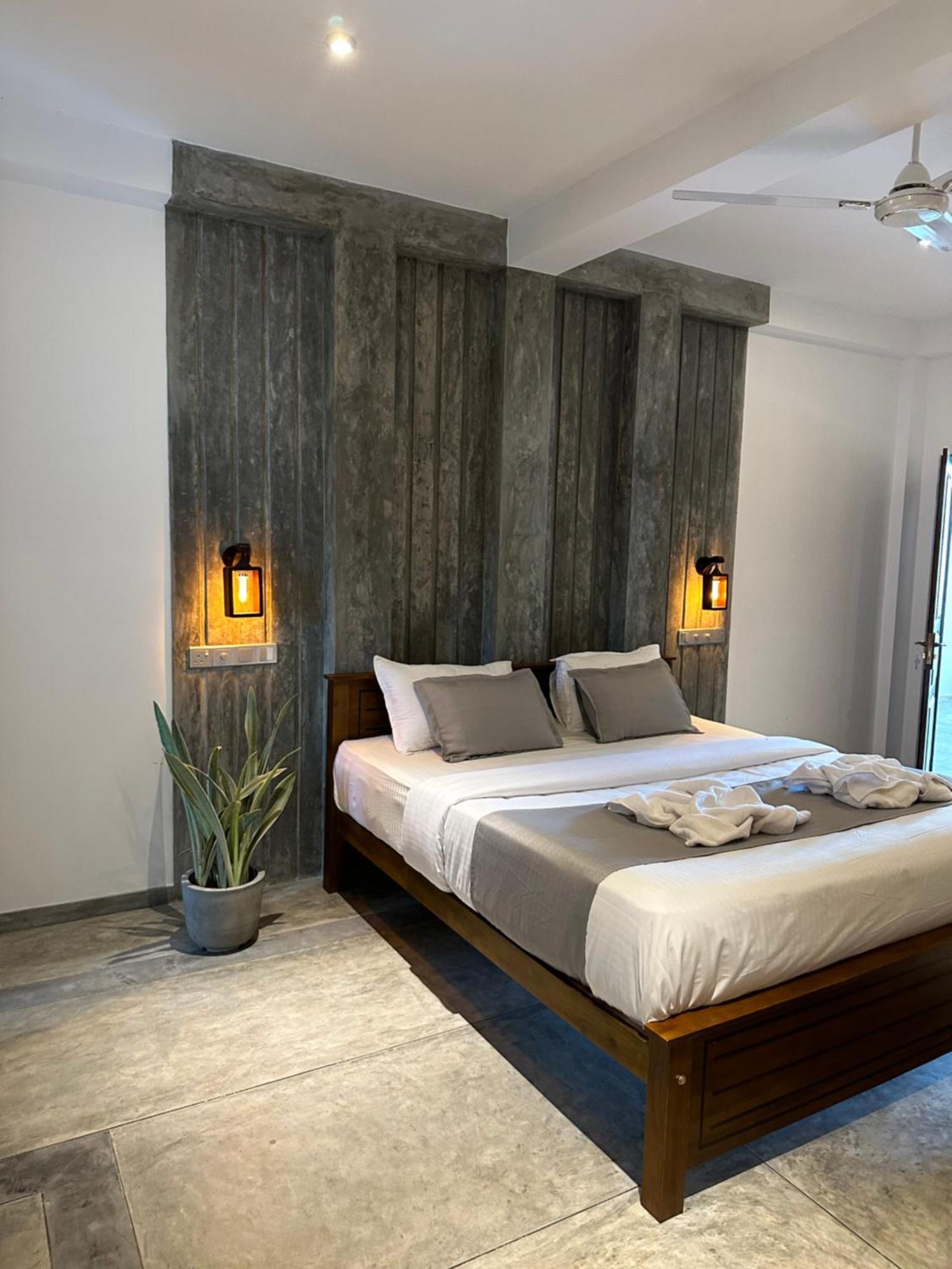 Hotel Ami Mirissa Extérieur photo