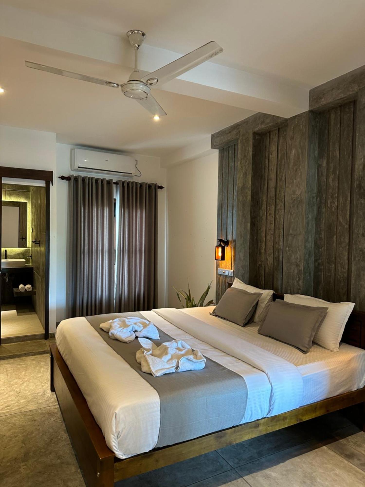 Hotel Ami Mirissa Extérieur photo